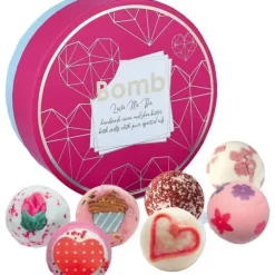 Bomb Cosmetics Love Me Do Gift Box
