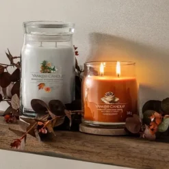 Yankee Candle Signature Medium Jar Shimmering Christmas Tree 368g
